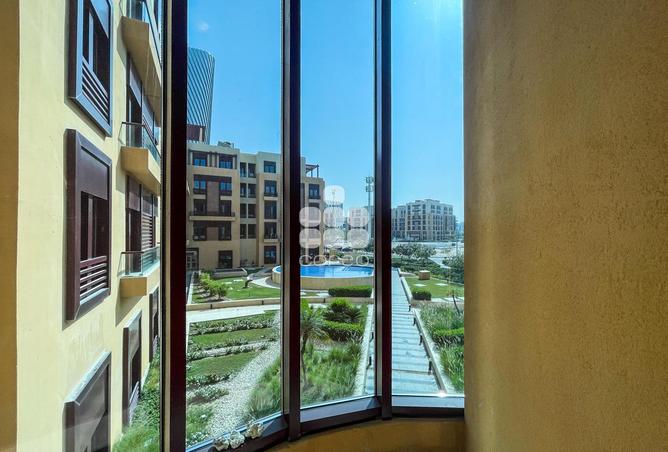 932433 - Property Image 2