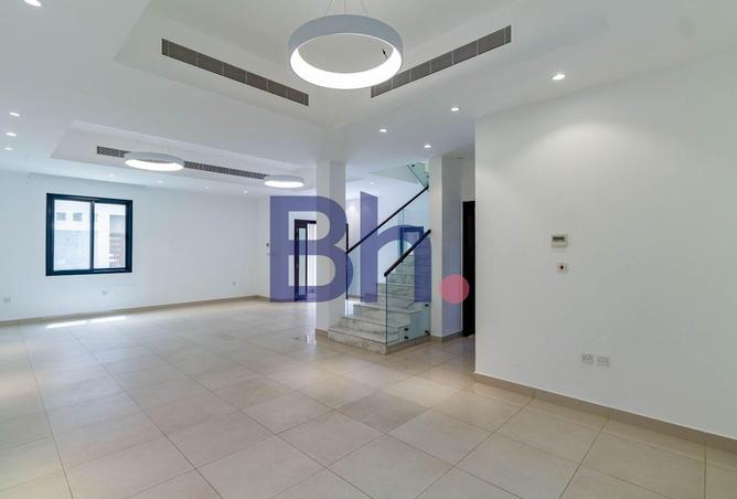 987871 - Property Image 2