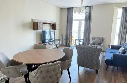 Apartment - 1 Bedroom - 2 Bathrooms for rent in The Garden - Floresta Gardens - The Pearl Island - Doha Apartment - 1 Bedroom - 2 Bathrooms for rent in The Garden - Floresta Gardens - The Pearl Island - Doha