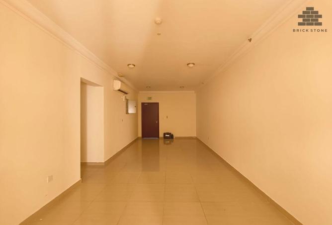 977912 - Property Image 2