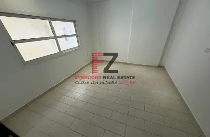 صورة لـ غرفة فارغة شقة - 3 غرف نوم - 3 حمامات للايجار في شارع ثابت بن زايد - المنصورة - الدوحة ، صورة رقم 1