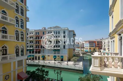 Apartment - 2 Bedrooms - 3 Bathrooms for rent in Carnaval - Qanat Quartier - The Pearl Island - Doha