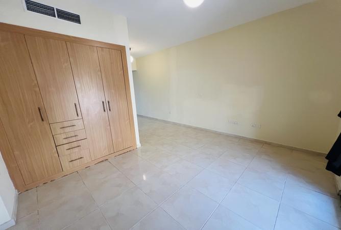 945276 - Property Image 2
