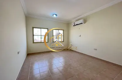 Villa - 4 Bedrooms - 5 Bathrooms for rent in Ain Khalid Gate - Ain Khaled - Doha
