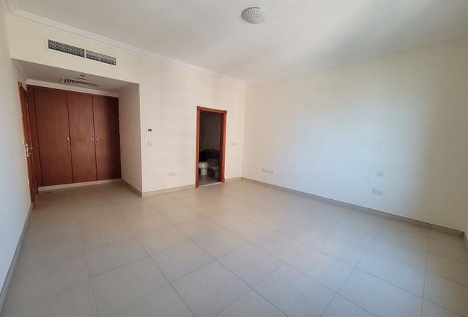 964348 - Property Image 3