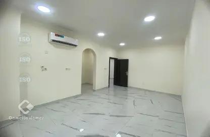 فيلا - 6 غرف نوم - 7 حمامات للايجار في الغرافة - الغرافة - الدوحة