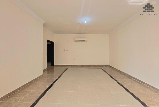 941998 - Property Image 2
