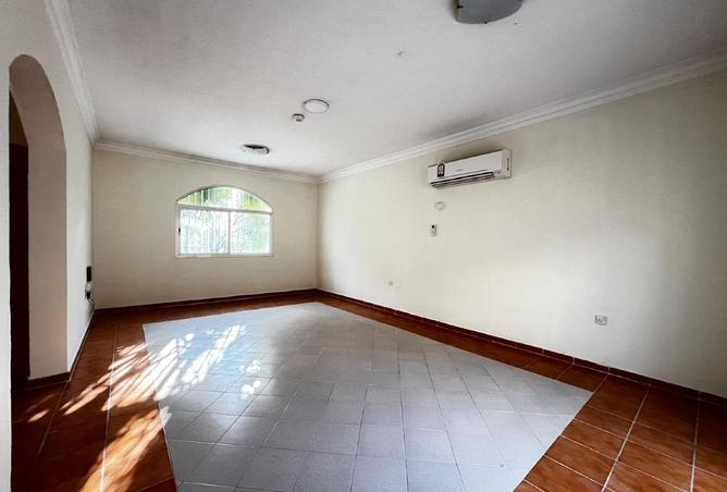 995355 - Property Image 2