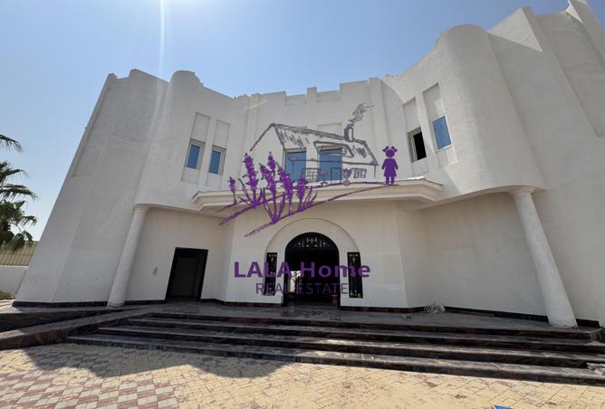 911829 - Property Image 3