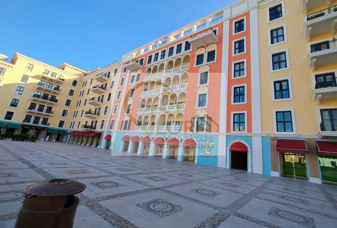 Apartment - 1 Bedroom - 2 Bathrooms for sale in Chateau - Qanat Quartier - The Pearl Island - Doha
