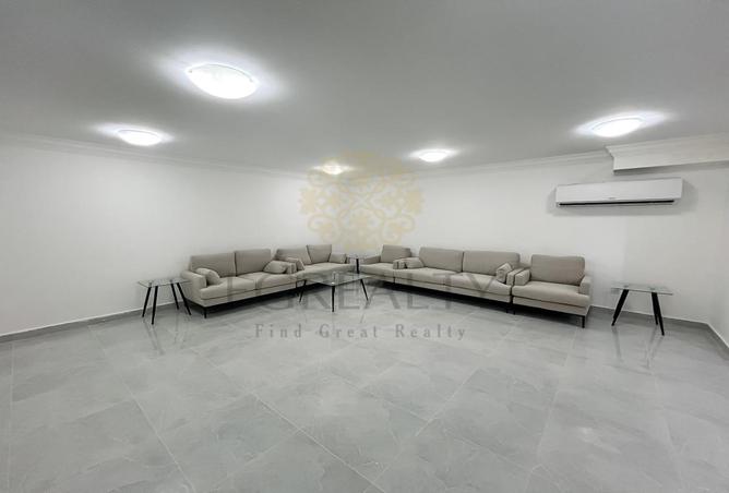 978676 - Property Image 3