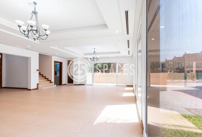 987426 - Property Image 2