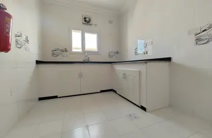 Apartment - 2 Bedrooms - 2 Bathrooms for rent in Bin Omran 35 - Fereej Bin Omran - Doha