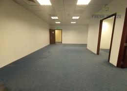صورةغرفة فارغة لـ: مساحات مكتبية - 4 حمامات للكراء في نجمة - الدوحة, صورة 1