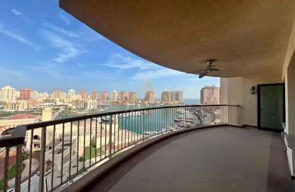 Apartment - 3 Bedrooms - 4 Bathrooms for rent in Tower 1 - Porto Arabia - The Pearl Island - Doha