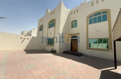 Villa - 4 Bedrooms - 4 Bathrooms for rent in Al Hanaa Street - Al Gharrafa - Doha