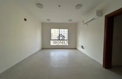 Apartment - 3 Bedrooms - 2 Bathrooms for rent in Thabit Bin Zaid Street - Al Mansoura - Doha