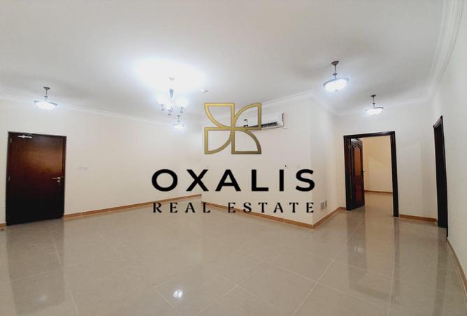 955002 - Property Image 2