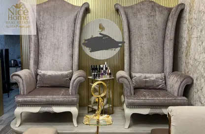 محل تجاري - استوديو - 2 حمامات للبيع في أبو هامور - الدوحة