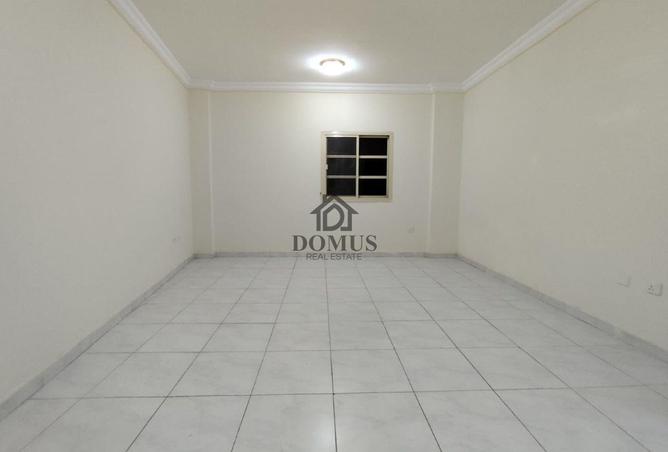 952440 - Property Image 2