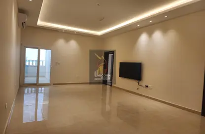 Apartment - 2 Bedrooms - 3 Bathrooms for rent in Al Kheesa - Al Kheesa - Umm Salal Mohammed