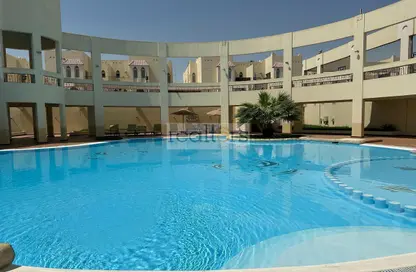 صورة لـ حوض سباحة مجمع سكني - 4 غرف نوم - 4 حمامات للايجار في شارع الوعب - الوعب - الدوحة ، صورة رقم 1