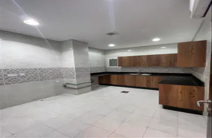 Apartment - 2 Bedrooms - 2 Bathrooms for rent in Muraikh - AlMuraikh - Doha