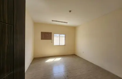 Labor Camp - Studio - 7+ Bathrooms for rent in Industrial Area 3 - Industrial Area - Industrial Area - Doha