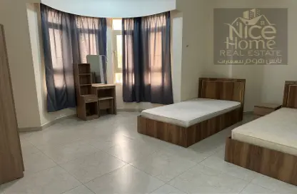 شقة - 2 غرف نوم - 2 حمامات للايجار في فريج بن محمود - الدوحة