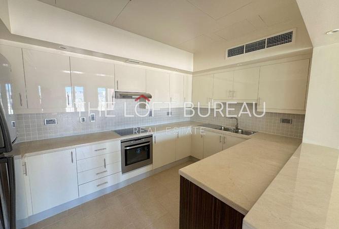 944563 - Property Image 3