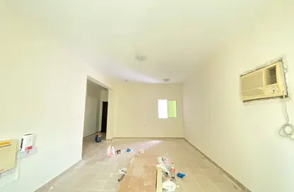 Apartment - 3 Bedrooms - 3 Bathrooms for rent in Thabit Bin Zaid Street - Al Mansoura - Doha