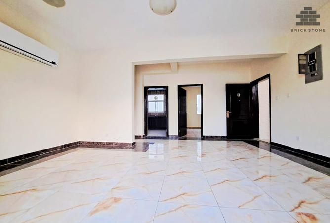 884818 - Property Image 2