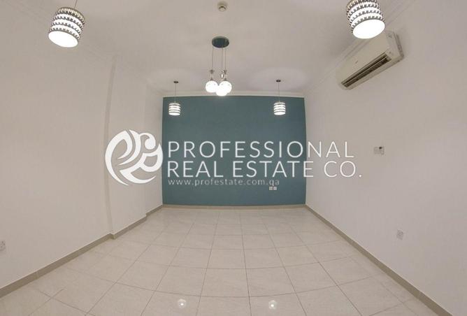 954550 - Property Image 2