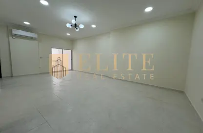 Apartment - 2 Bedrooms - 2 Bathrooms for rent in Al Mansoura - Al Mansoura - Doha