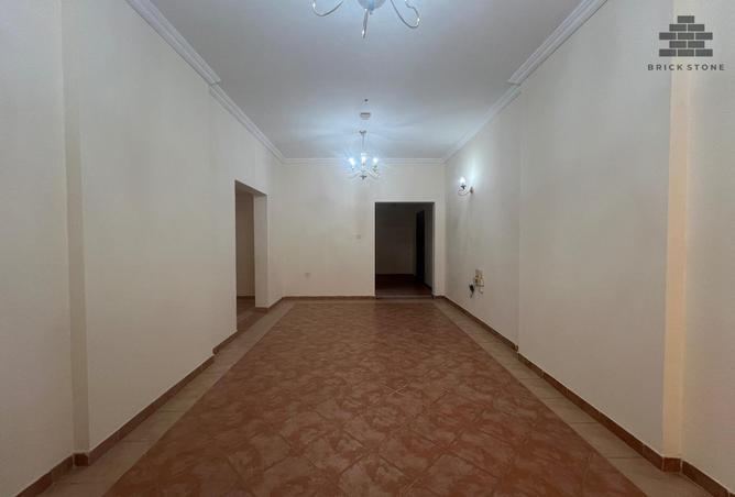 913414 - Property Image 2