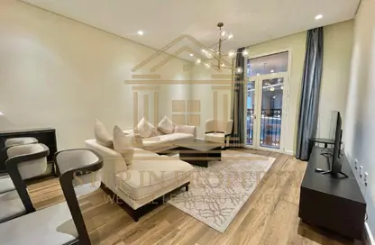 Apartment - 2 Bedrooms - 4 Bathrooms for rent in Floresta Gardens - Floresta Gardens - The Pearl Island - Doha