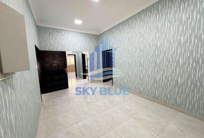 951983 - Property Image 2