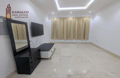 Apartment - 2 Bedrooms - 3 Bathrooms for rent in Muntazah 7 - Al Muntazah - Doha