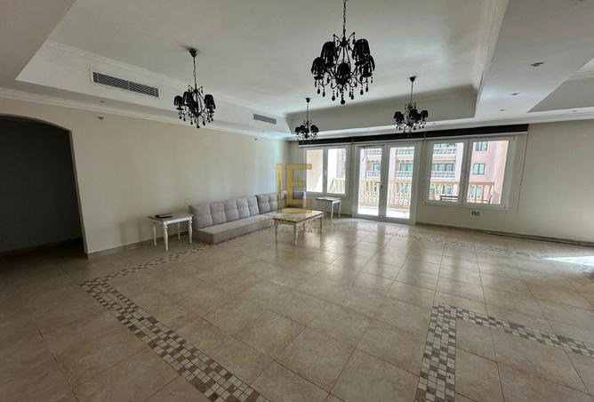 882557 - Property Main Image