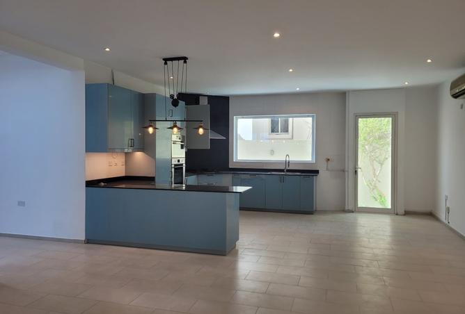 943148 - Property Image 2