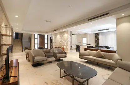 Villa - 4 Bedrooms - 5 Bathrooms for rent in Al Maamoura - Al Maamoura - Doha