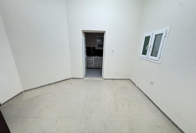 864608 - Property Image 3