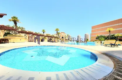 Apartment - 2 Bedrooms - 3 Bathrooms for sale in Viva West - Viva Bahriyah - The Pearl Island - Doha