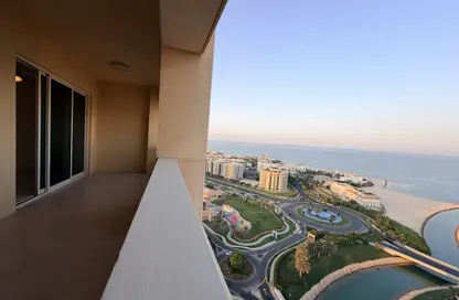 Apartment - 3 Bedrooms - 4 Bathrooms for rent in Viva West - Viva Bahriyah - The Pearl Island - Doha