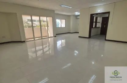 Apartment - 3 Bedrooms - 3 Bathrooms for rent in Al Mansoura - Al Mansoura - Doha