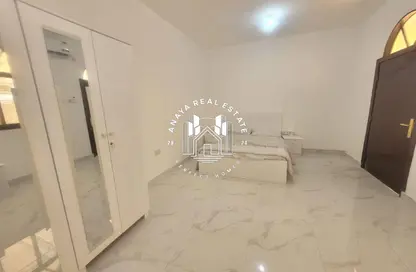 Villa - Studio - 1 Bathroom for rent in Al Nuaija Street - Al Nuaija - Doha