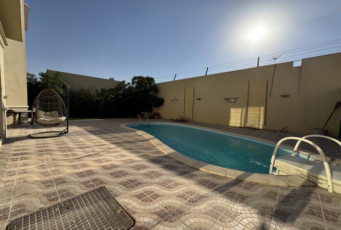 977173 - Property Image 2