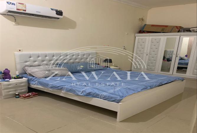 954130 - Property Image 2