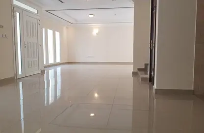 مجمع سكني - 3 غرف نوم - 5 حمامات للايجار في مريخ - المريخ - الدوحة