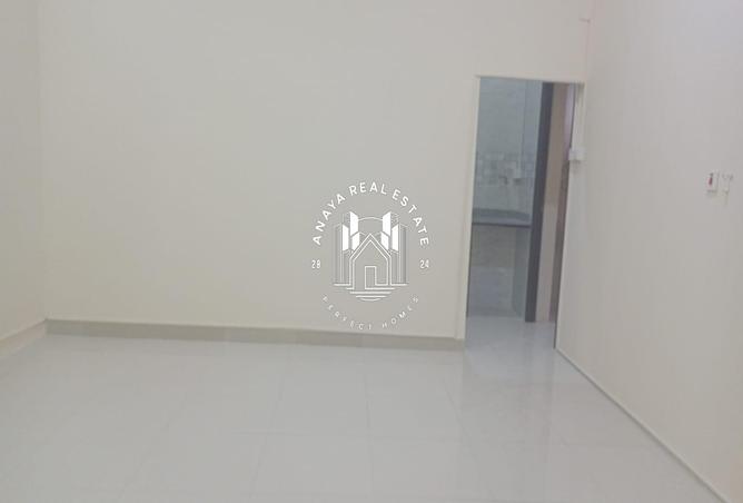 942144 - Property Image 2